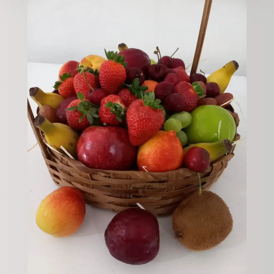 Cesta com frutas frescas